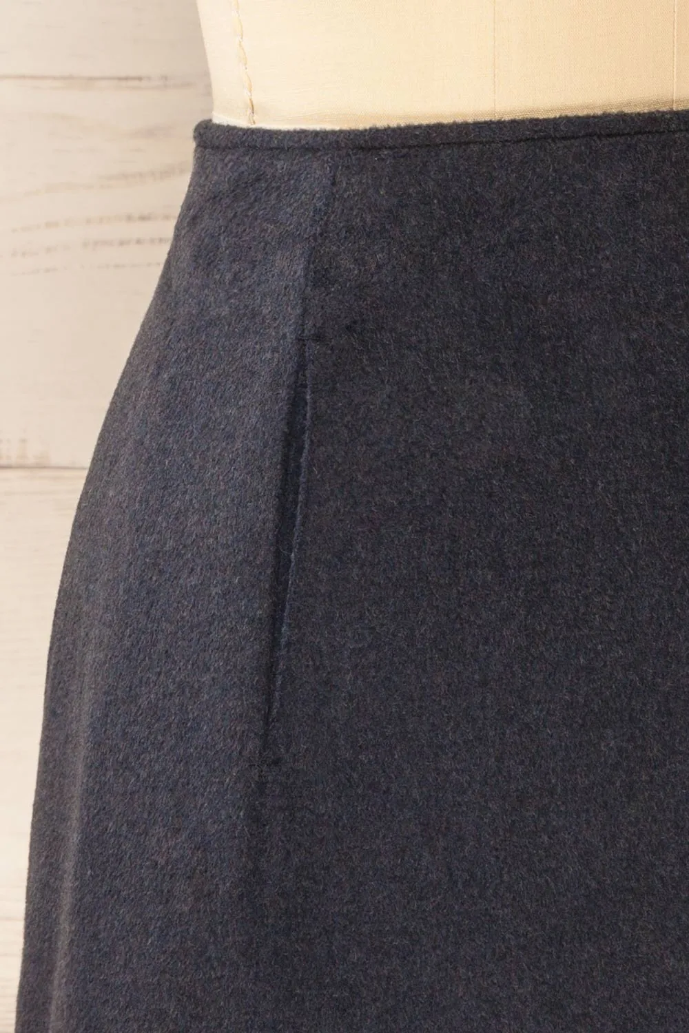 Aberfoyle | Short Felt Navy Skirt w/ Pockets