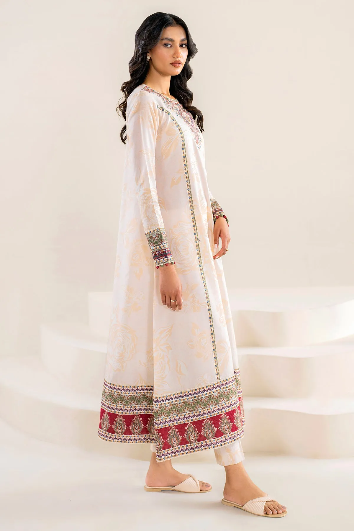 Embroidered Lawn USE-9040