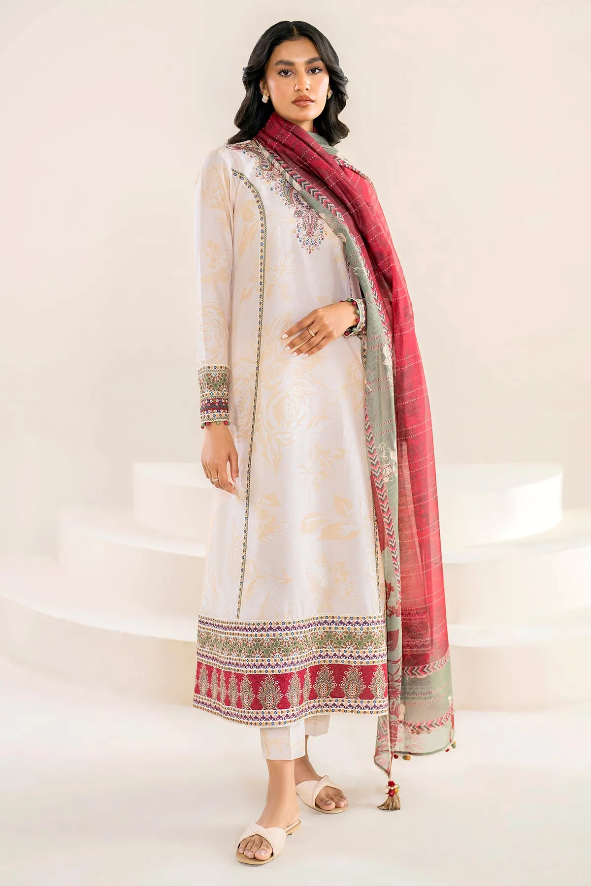 Embroidered Lawn USE-9040