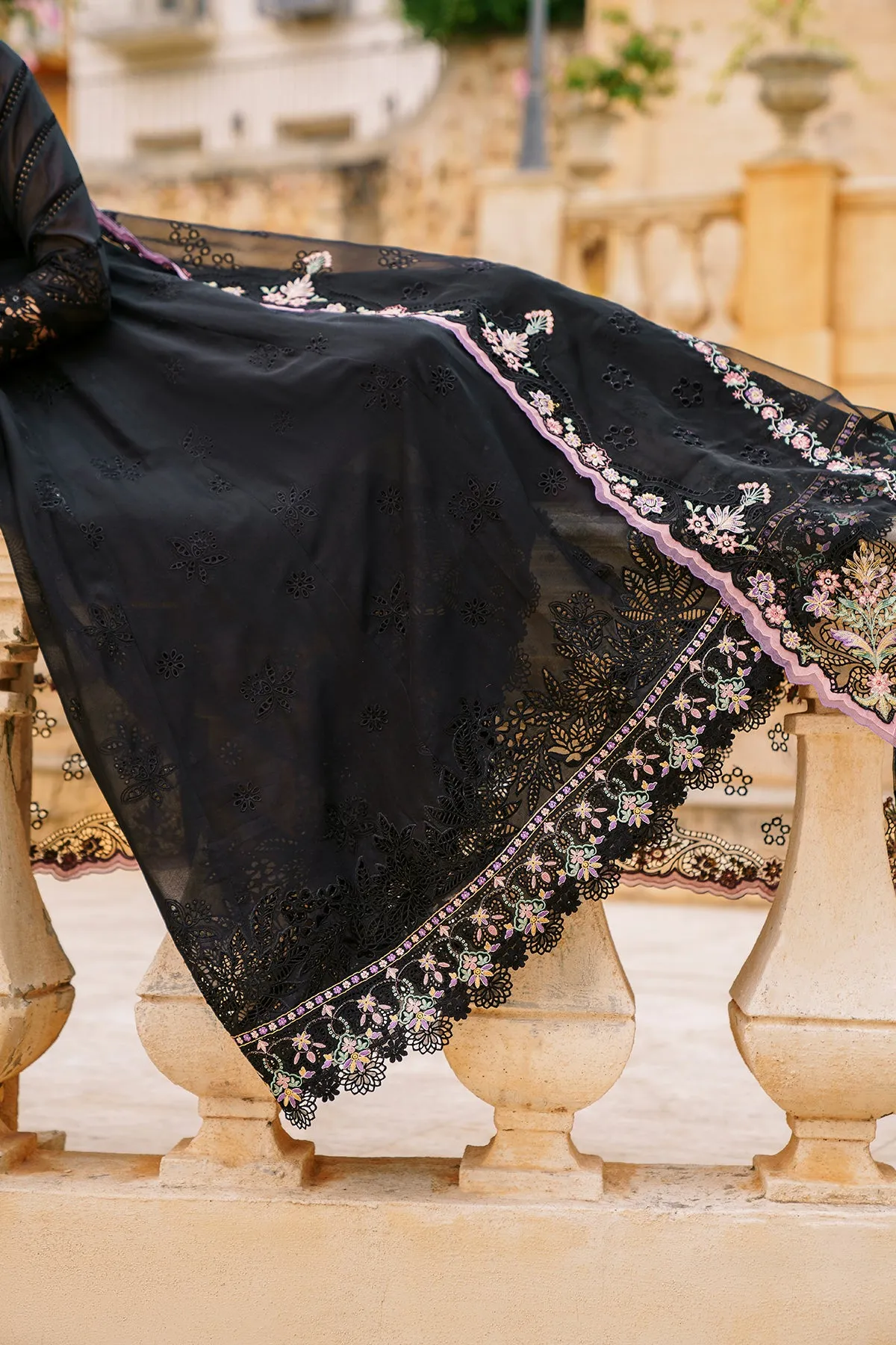 EMBROIDERED SWISS LAWN  SL12-D06