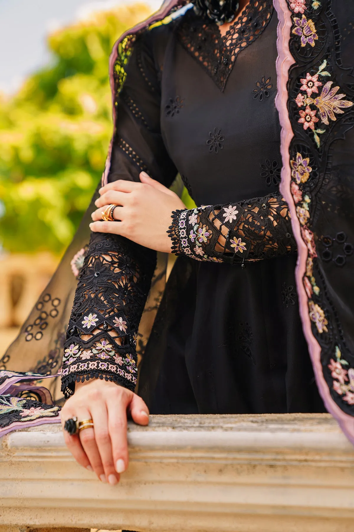 EMBROIDERED SWISS LAWN  SL12-D06