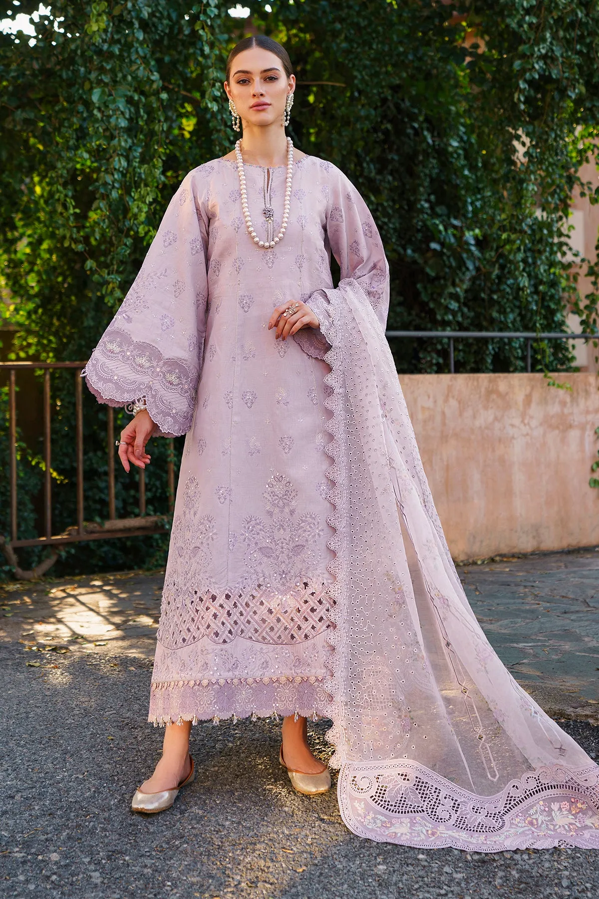 EMBROIDERED SWISS LAWN  SL12-D09