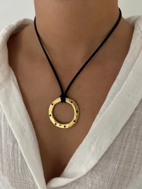 HAILEY CIRCLE NECKLACE