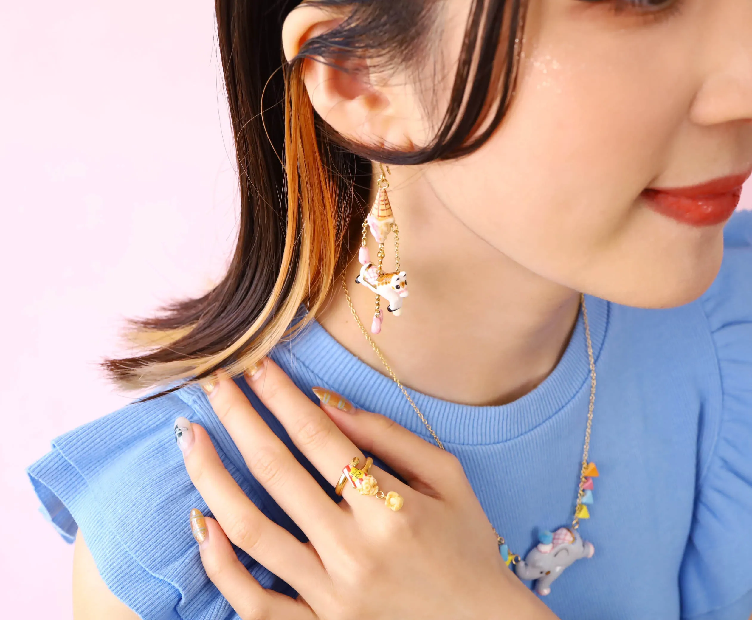 NB - MR23J003 Funfair horse & rabbit earrings