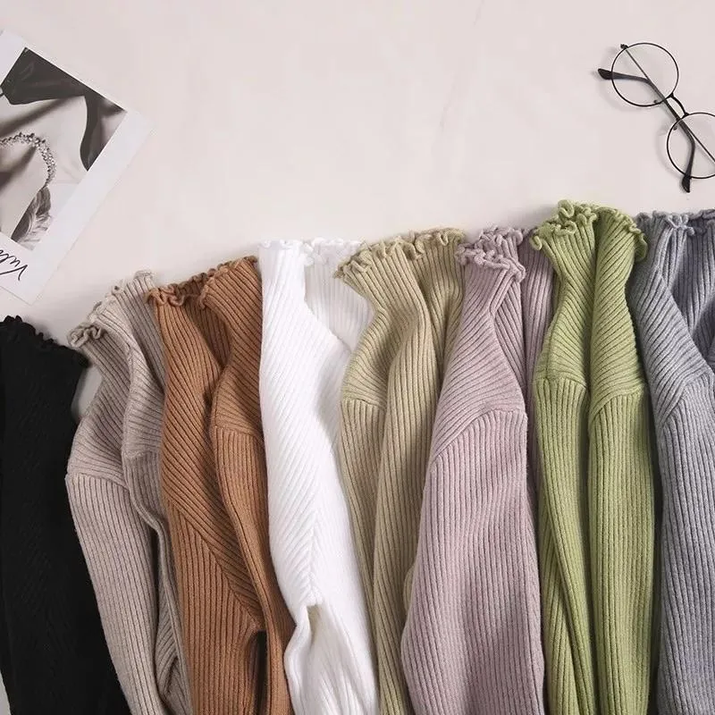 Ruffled Turtle-neck sweatshirt